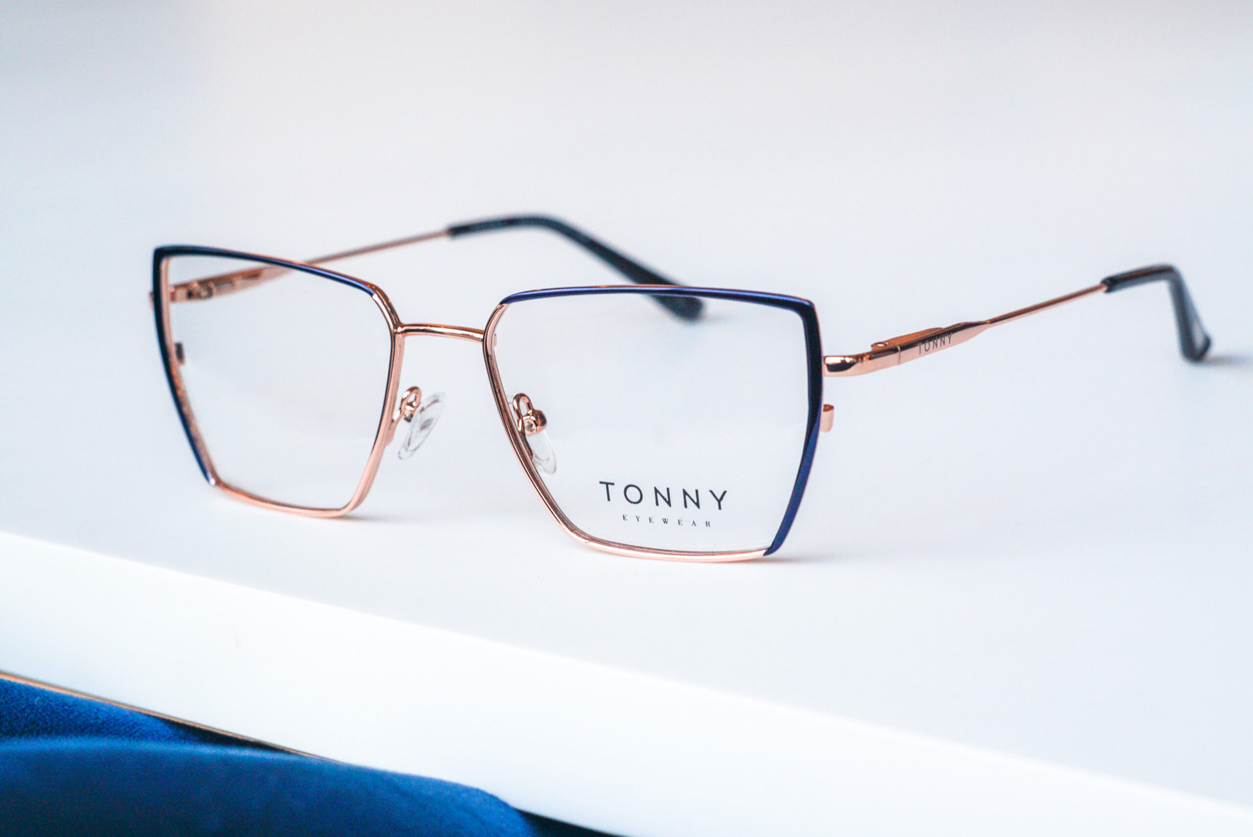 Tonny Premium TY48266C3W